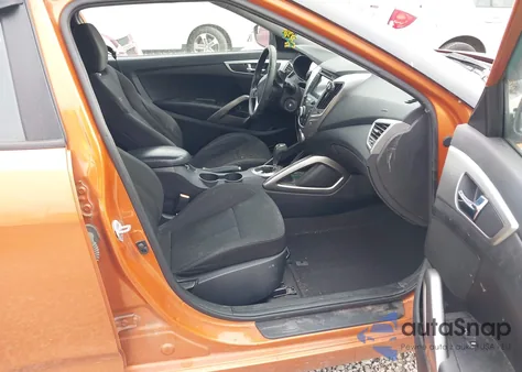 2015 Hyundai Veloster z USA, uszkodzony, nr VIN KMHTC6AD1FU238641